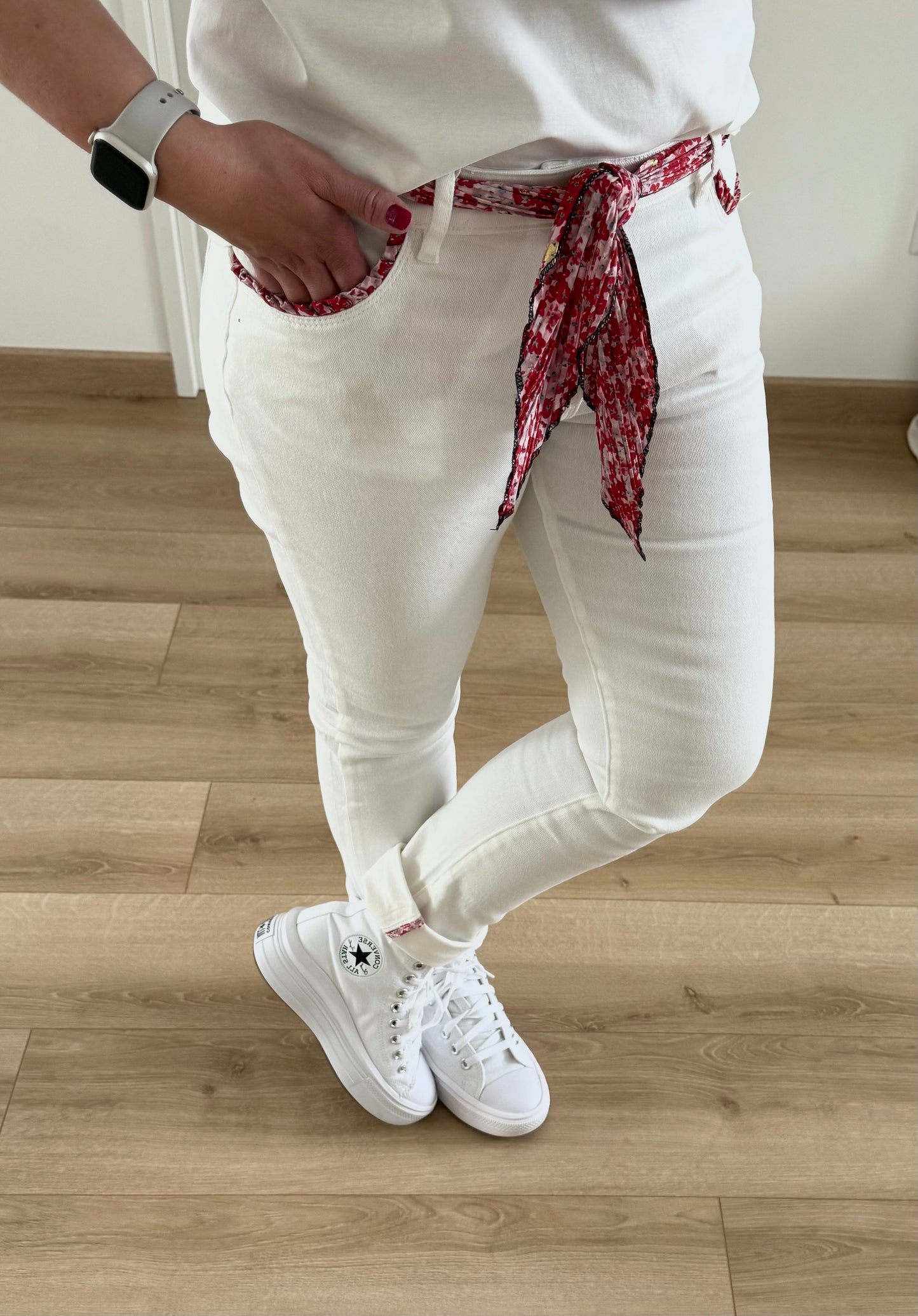 Pantalon jeans blanc&rouge